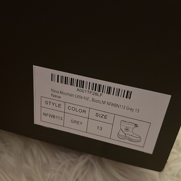 Toddler size 13 snow boots - Picture 5 of 5